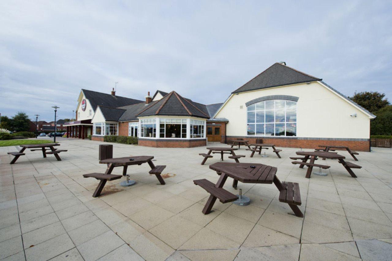 Premier Inn Newcastle Under Lyme Exterior photo